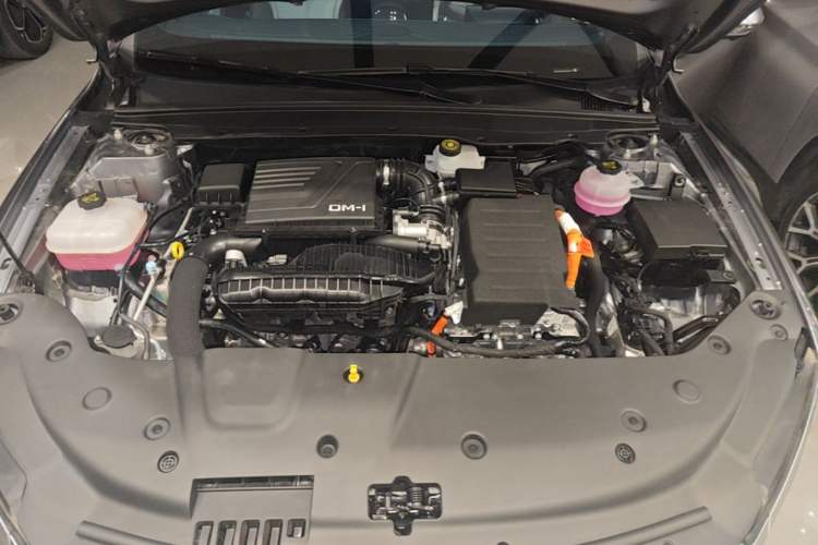 Used BYD Qin PLUS 2023 Champion Edition DM-i 120KM Beyond Model Engine Bay