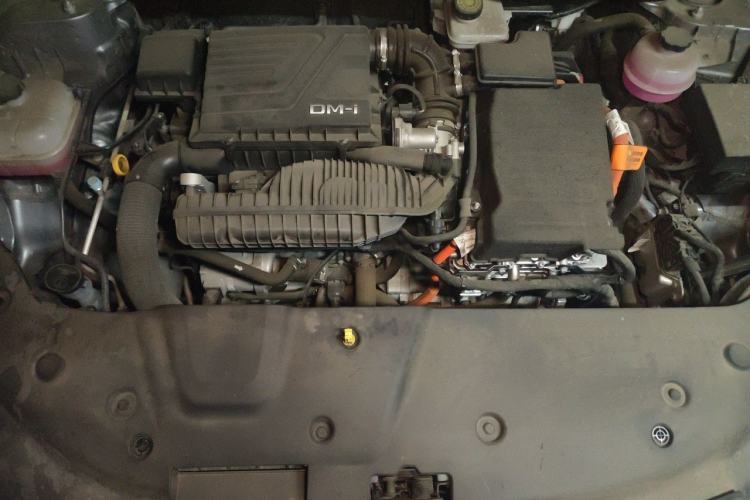 Used BYD Qin PLUS 2023 Champion Edition DM-i 120KM Leading Model Engine Bay