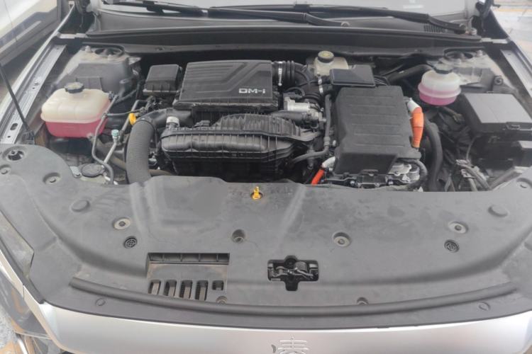 Used BYD Qin PLUS 2023 Champion Edition DM-i 120KM Leading Model Engine Bay