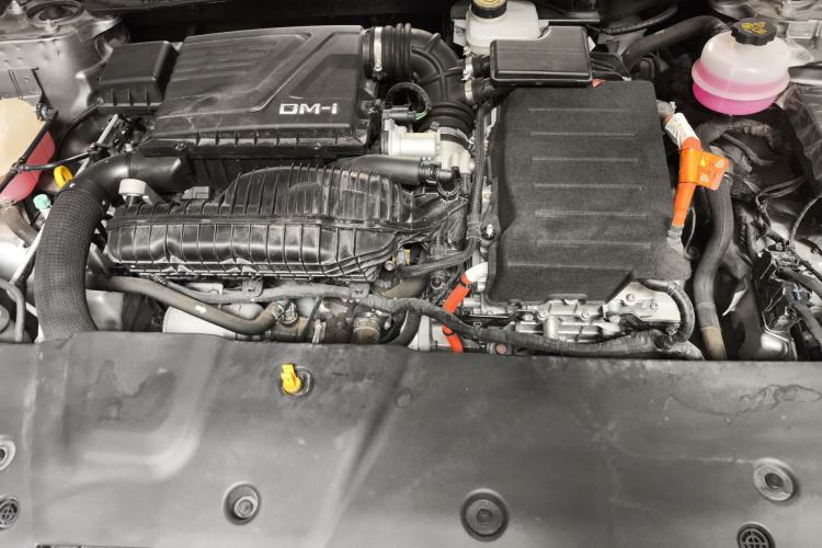 Used BYD Qin PLUS 2023 Champion Edition DM-i 120KM Leading Model Engine Bay