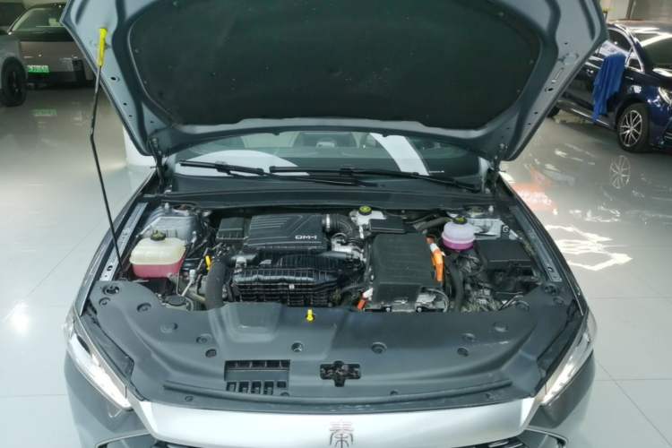 Used BYD Qin PLUS 2023 Champion Edition DM-i 120KM Leading Model Engine Bay