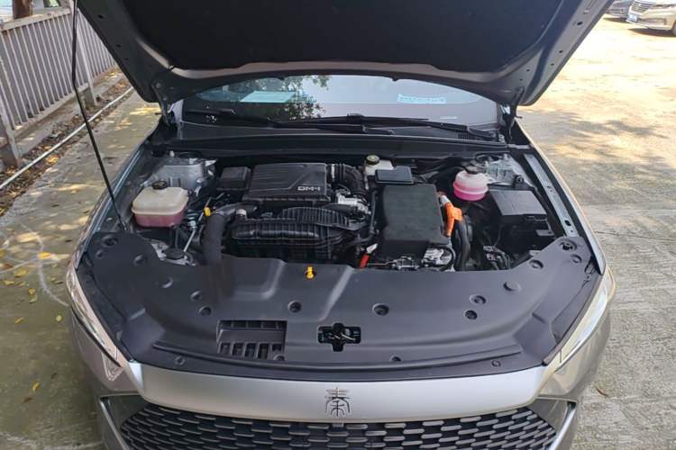 Used BYD Qin PLUS 2023 Champion Edition DM-i 55KM Leading Model Engine Bay