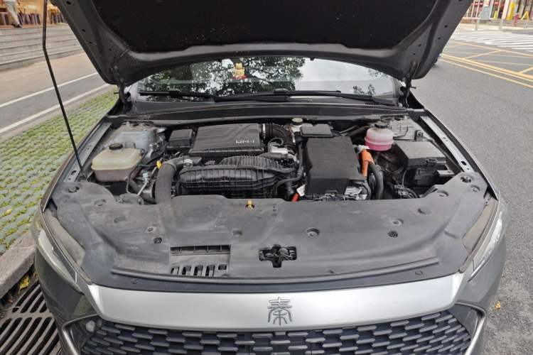 Used BYD Qin PLUS 2023 Champion Edition DM-i 55KM Leading Model Engine Bay