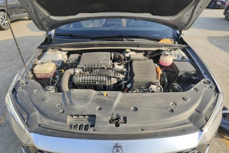 Used BYD Qin PLUS 2023 Champion Edition DM-i 55KM Leading Model Engine Bay