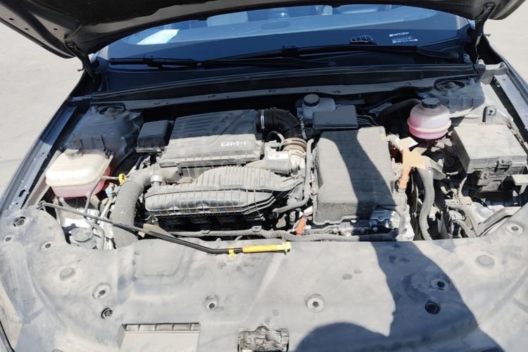 Used BYD Qin PLUS 2023 Champion Edition DM-i 120KM Beyond Model Engine Bay
