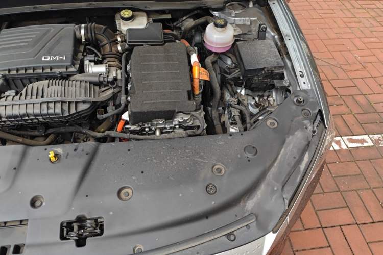 Used BYD Qin PLUS 2023 Champion Edition DM-i 55KM Leading Model Engine Bay Left