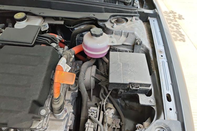 Used BYD Qin PLUS 2023 Champion Edition DM-i 120KM Beyond Model Engine Bay Left