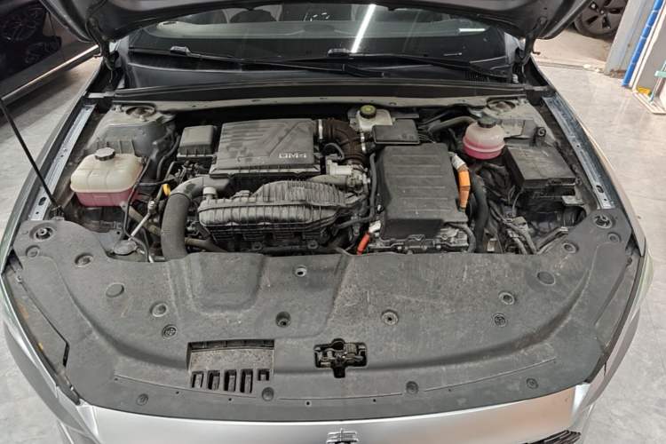 Used BYD Qin PLUS 2023 Champion Edition DM-i 120KM Beyond Model Engine Bay