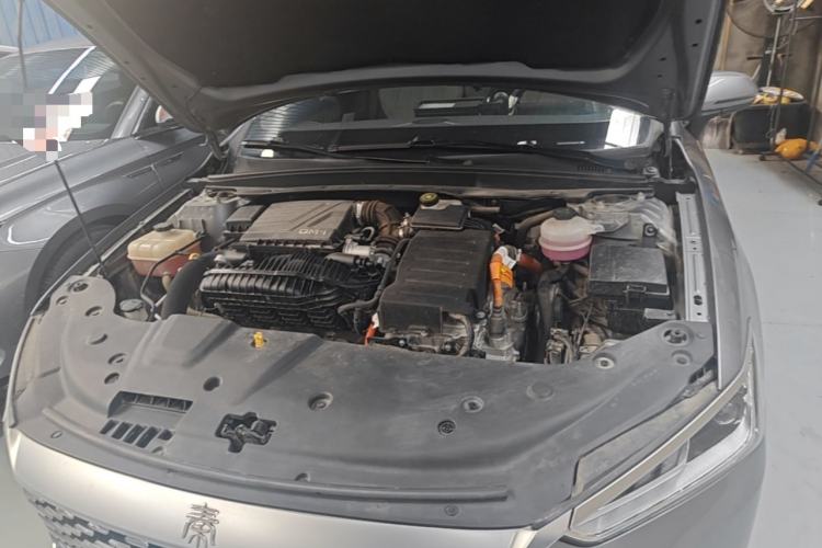 Used BYD Qin PLUS 2023 Champion Edition DM-i 120KM Leading Model Engine Bay