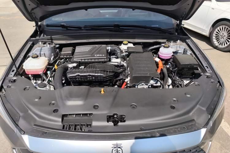 Used BYD Qin PLUS 2023 Champion Edition DM-i 55KM Leading Model Engine Bay