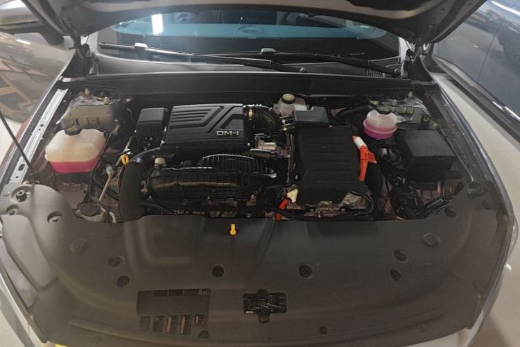 Used BYD Qin PLUS 2023 Champion Edition DM-i 120KM Beyond Model Engine Bay