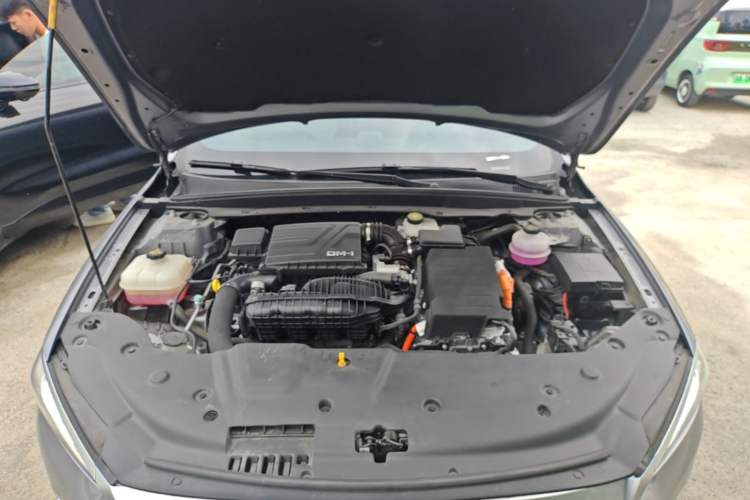 Used BYD Qin PLUS 2023 Champion Edition DM-i 120KM Beyond Model Engine Bay