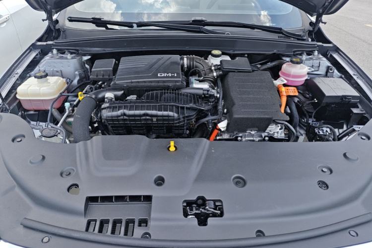 Used BYD Qin PLUS 2023 Champion Edition DM-i 55KM Leading Model Engine Bay