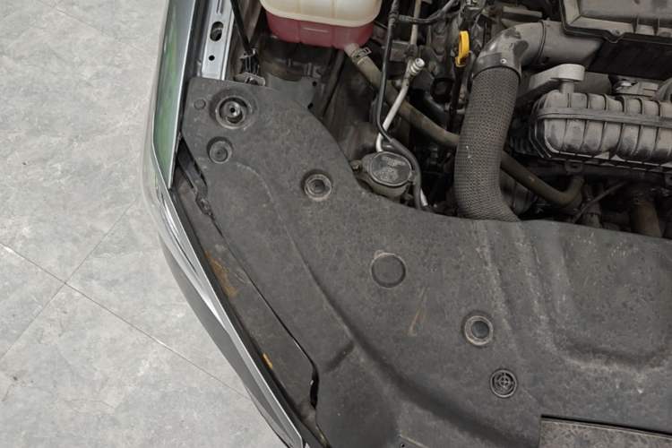 Used BYD Qin PLUS 2023 Champion Edition DM-i 120KM Beyond Model Engine Bay Right