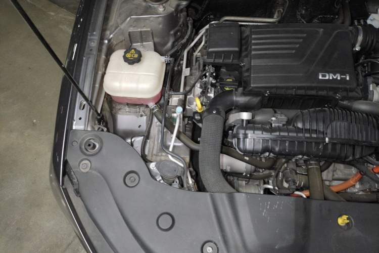 Used BYD Qin PLUS 2023 Champion Edition DM-i 120KM Beyond Model Engine Bay Right