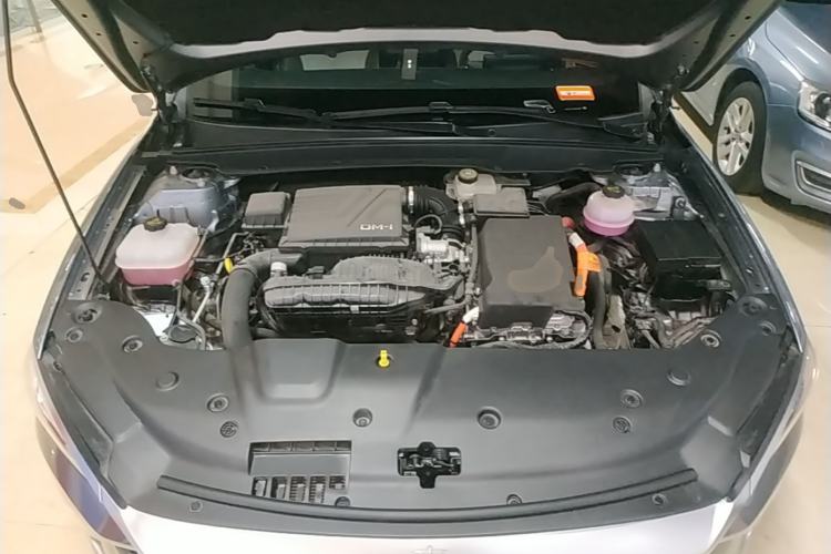 Used BYD Qin PLUS 2023 Champion Edition DM-i 55KM Leading Model Engine Bay