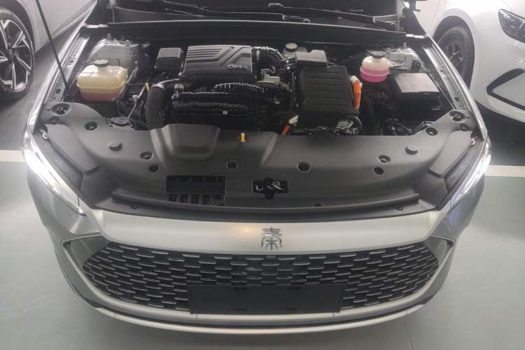Used BYD Qin PLUS 2023 Champion Edition DM-i 55KM Leading Model Engine Bay
