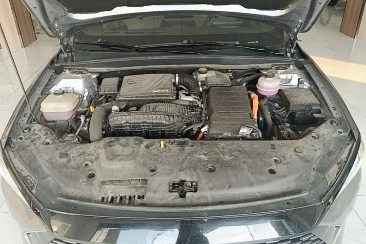 Used BYD Qin PLUS 2023 Champion Edition DM-i 120KM Leading Model Engine Bay