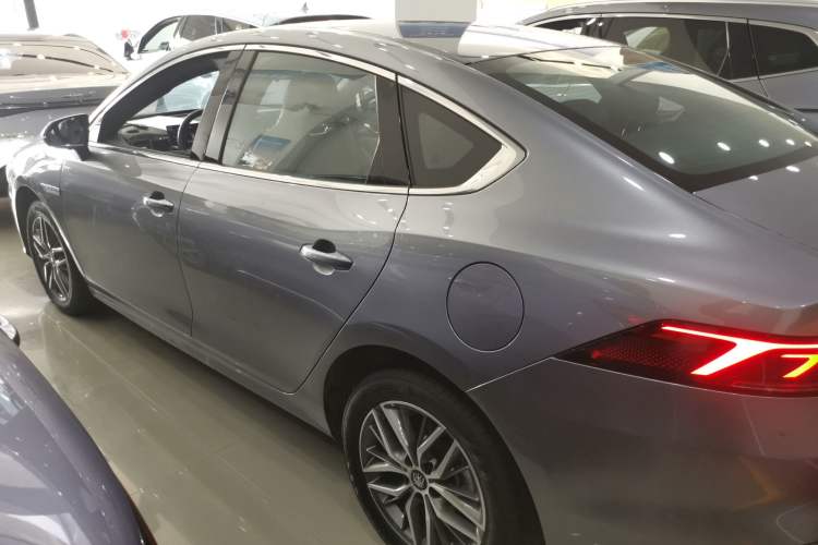 Used BYD Qin PLUS 2023 Champion Edition DM-i 120KM Excellence Model Exterior 3