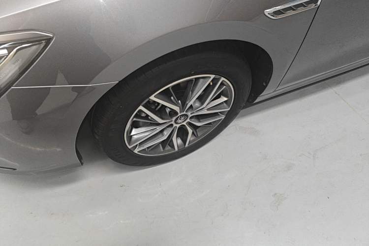 Used BYD Qin PLUS 2023 Champion Edition DM-i 120KM Leading Model Exterior 4