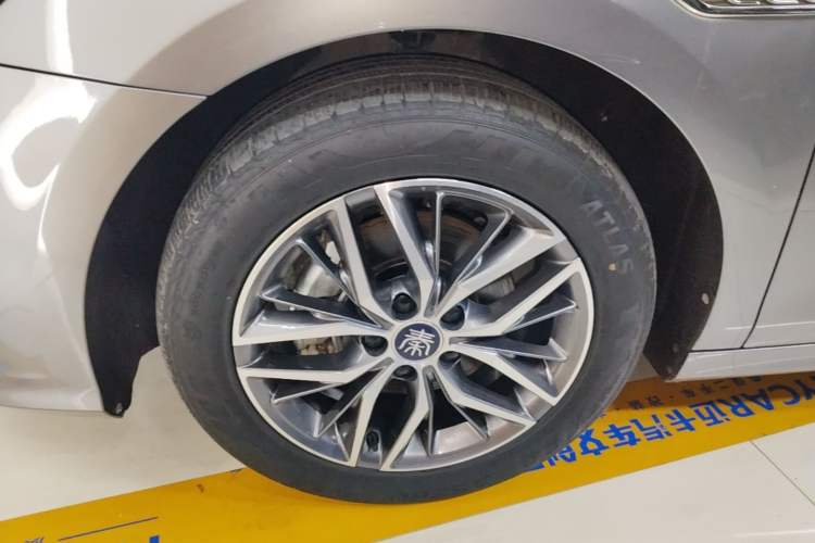 Used BYD Qin PLUS 2023 Champion Edition DM-i 120KM Excellence Model Exterior 4