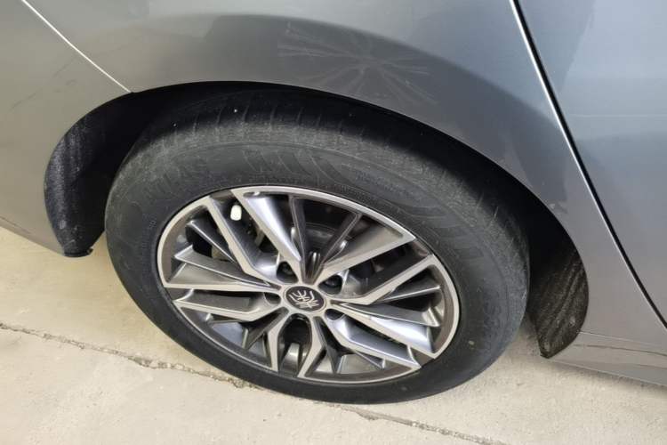Used BYD Qin PLUS 2023 Champion Edition DM-i 120KM Excellence Model Exterior 5