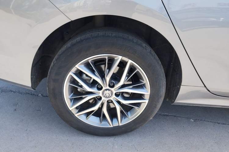 Used BYD Qin PLUS 2023 Champion Edition DM-i 120KM Beyond Model Exterior 5
