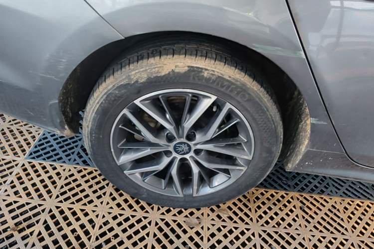 Used BYD Qin PLUS 2023 Champion Edition DM-i 120KM Beyond Model Exterior 5