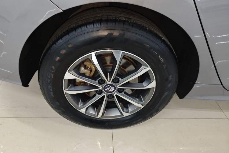 Used BYD Qin PLUS 2023 Champion Edition DM-i 55KM Leading Model Exterior 5