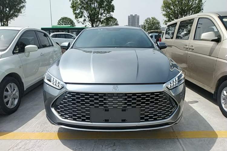 Used BYD Qin PLUS 2023 Champion Edition DM-i 55KM Leading Model Front