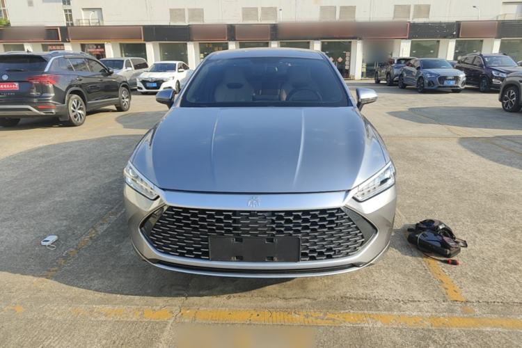 Used BYD Qin PLUS 2023 Champion Edition DM-i 55KM Leading Model Front