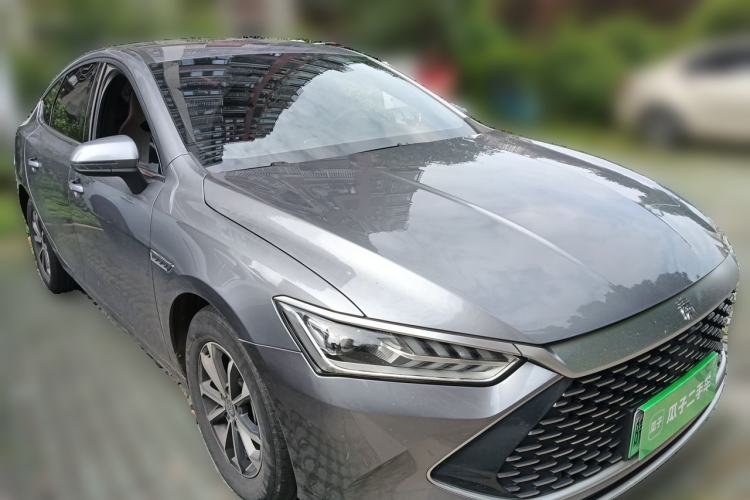 Used BYD Qin PLUS 2023 Champion Edition DM-i 55KM Leading Model Front Right 45 Deg