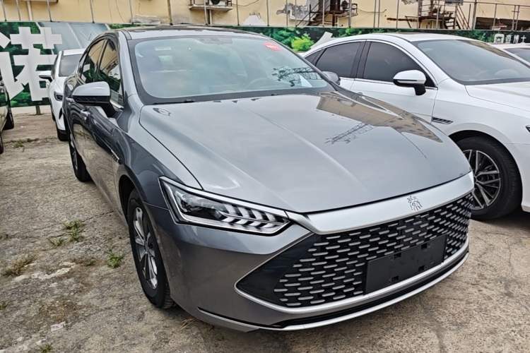 Used BYD Qin PLUS 2023 Champion Edition DM-i 55KM Leading Model Front Right 45 Deg