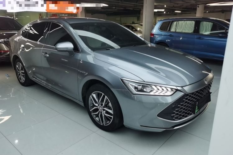 Used BYD Qin PLUS 2023 Champion Edition DM-i 120KM Leading Model Front Right 45 Deg