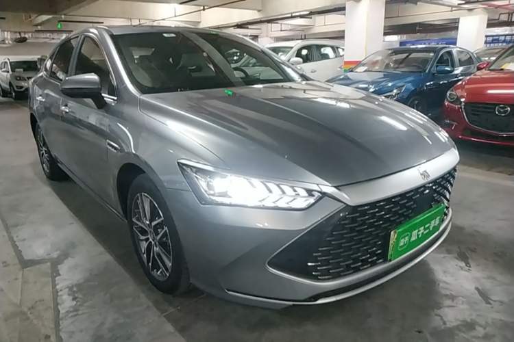 Used BYD Qin PLUS 2023 Champion Edition DM-i 120KM Excellence Model Front Right 45 Deg