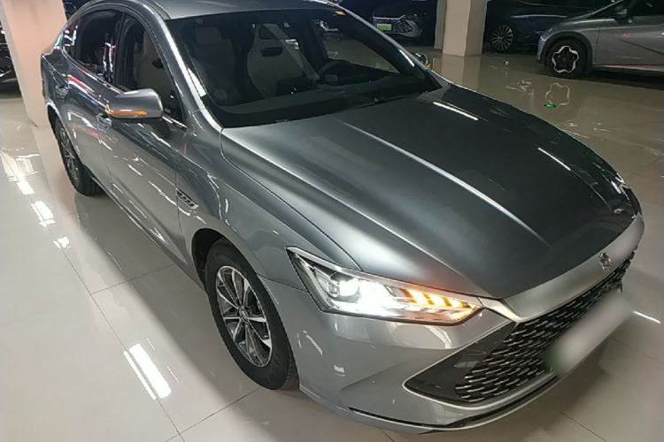 Used BYD Qin PLUS 2023 Champion Edition DM-i 55KM Leading Model Front Right 45 Deg