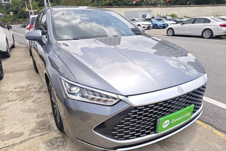 Used BYD Qin PLUS 2023 Champion Edition DM-i 55KM Leading Model Front Right 45 Deg