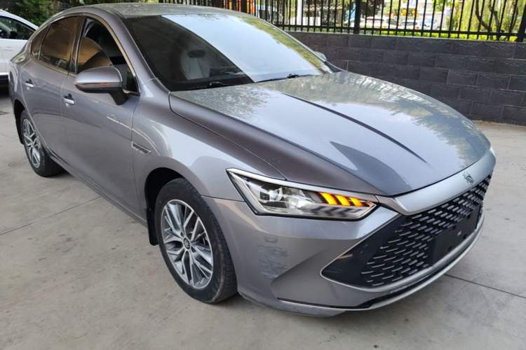 Used BYD Qin PLUS 2023 Champion Edition DM-i 120KM Leading Model Front Right 45 Deg