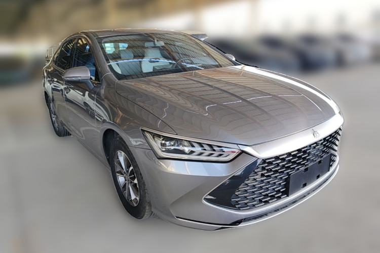 Used BYD Qin PLUS 2023 Champion Edition DM-i 55KM Leading Model Front Right 45 Deg