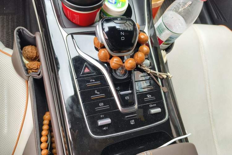 Used BYD Qin PLUS 2023 Champion Edition DM-i 120KM Excellence Model Gear Lever