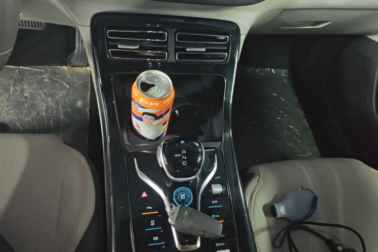Used BYD Qin PLUS 2023 Champion Edition DM-i 55KM Leading Model Gear Lever