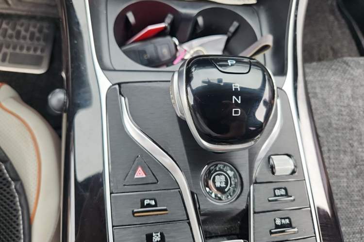 Used BYD Qin PLUS 2023 Champion Edition DM-i 120KM Leading Model Gear Lever