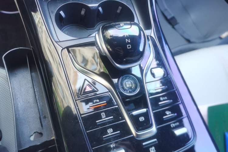 Used BYD Qin PLUS 2023 Champion Edition DM-i 55KM Leading Model Gear Lever