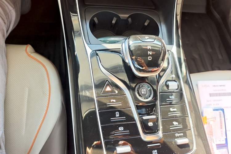 Used BYD Qin PLUS 2023 Champion Edition DM-i 120KM Leading Model Gear Lever