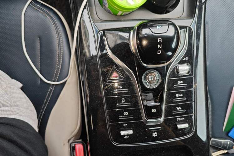 Used BYD Qin PLUS 2023 Champion Edition DM-i 55KM Leading Model Gear Lever