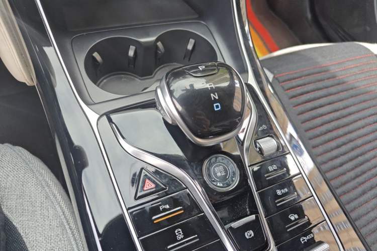 Used BYD Qin PLUS 2023 Champion Edition DM-i 120KM Leading Model Gear Lever