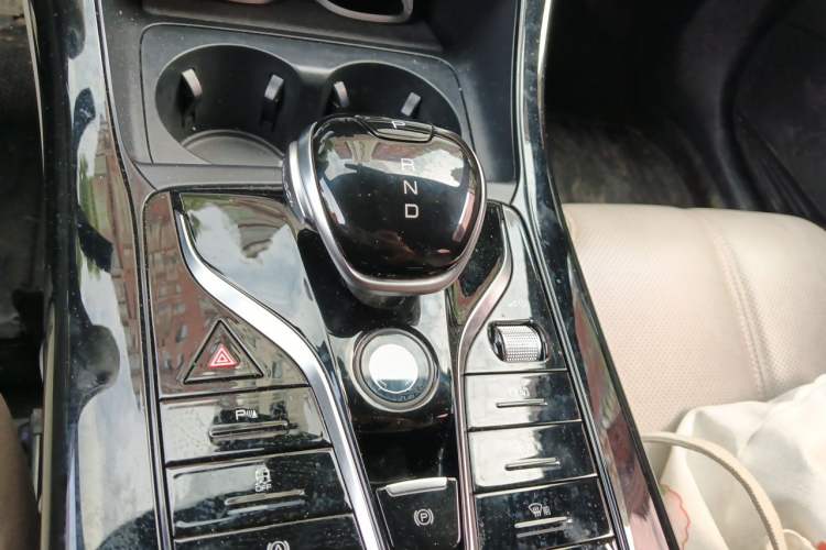 Used BYD Qin PLUS 2023 Champion Edition DM-i 55KM Leading Model Gear Lever