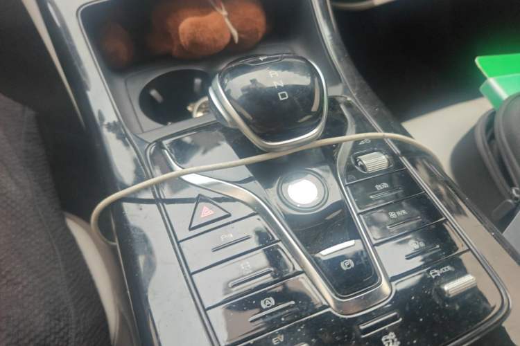 Used BYD Qin PLUS 2023 Champion Edition DM-i 55KM Leading Model Gear Lever