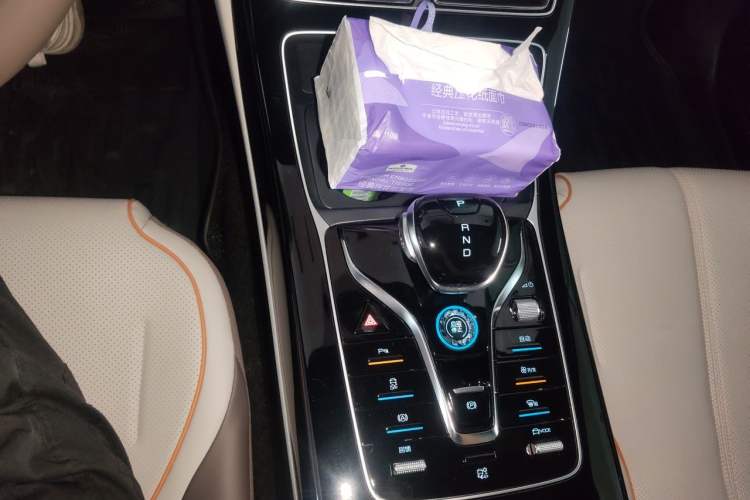 Used BYD Qin PLUS 2023 Champion Edition EV 420KM Superior Model Gear Lever