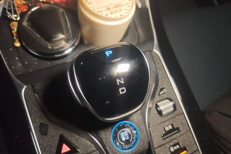 Used BYD Qin PLUS 2023 Champion Edition DM-i 120KM Leading Model Gear Lever